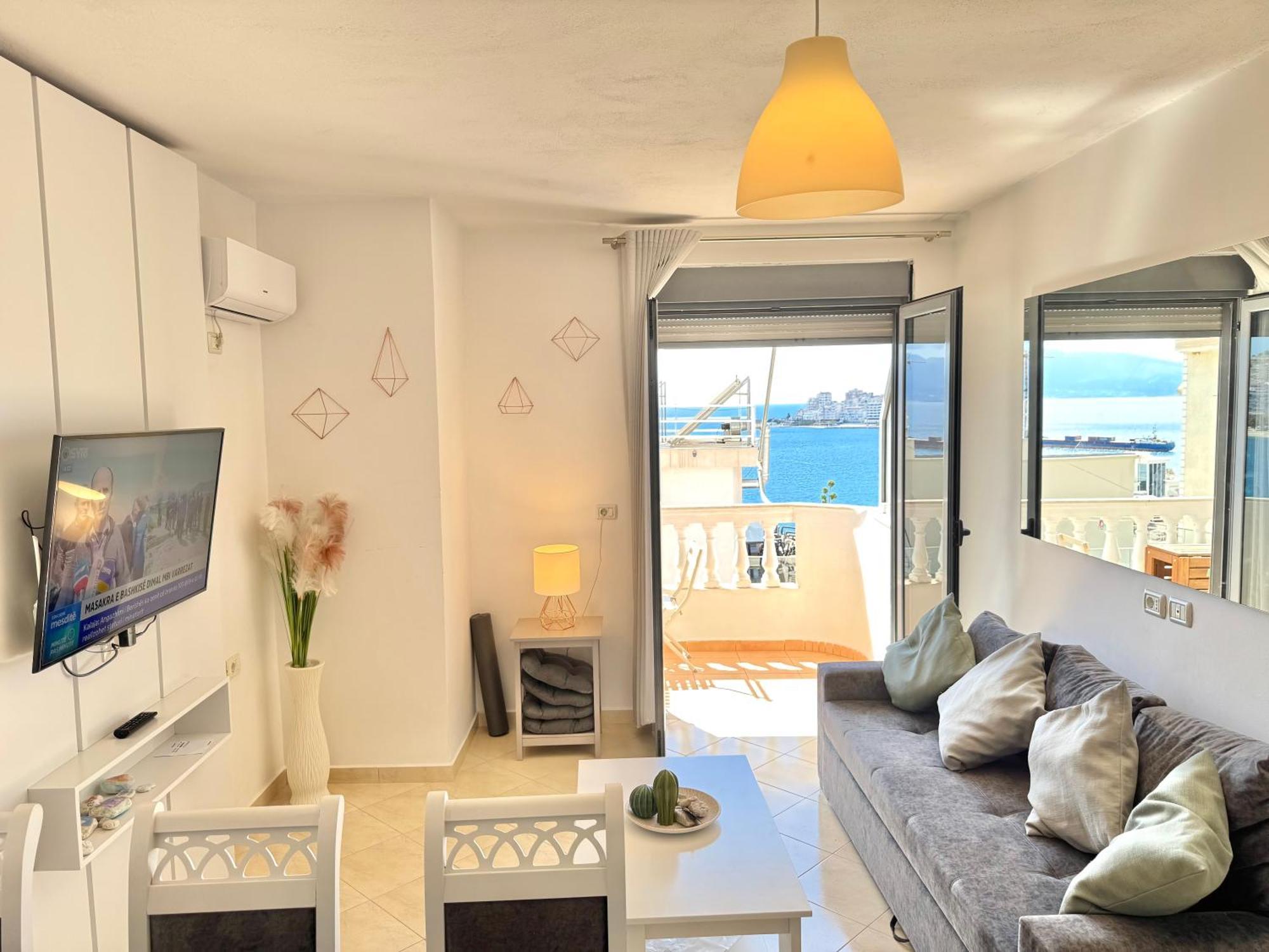 Sun & Sea Apartment Saranda Exterior photo