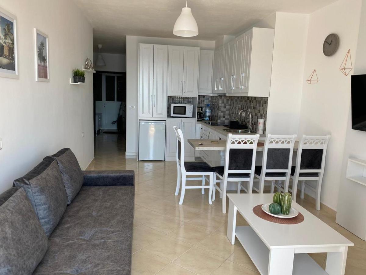 Sun & Sea Apartment Saranda Exterior photo